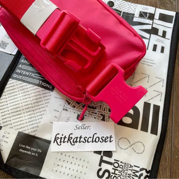 🆕 1L LIP GLOSS - NWT lululemon everywhere belt bag EBB - Picture 7 of 9